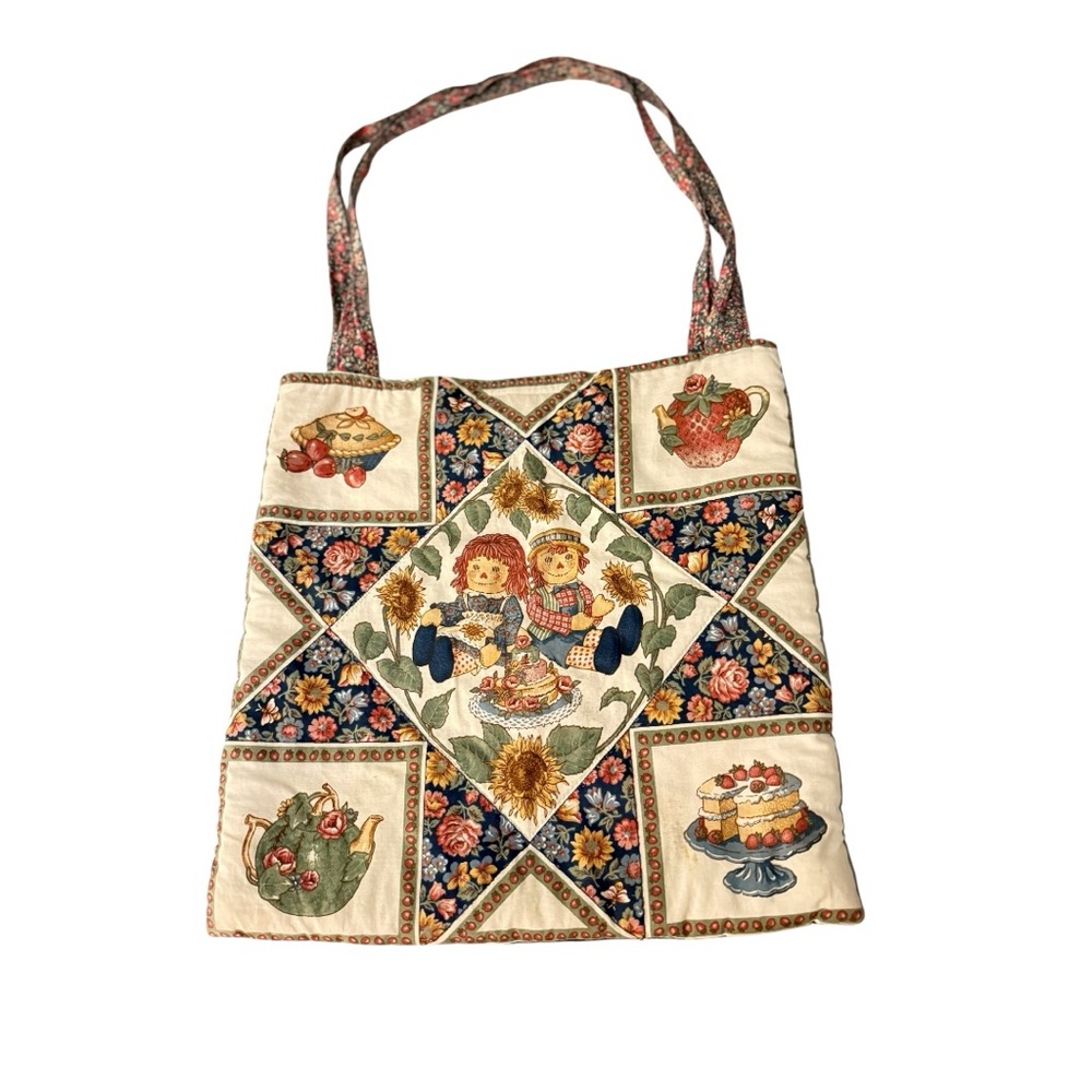 Raggedy Ann and Andy Quilted Tote/Crossbody - Picture 2 of 6